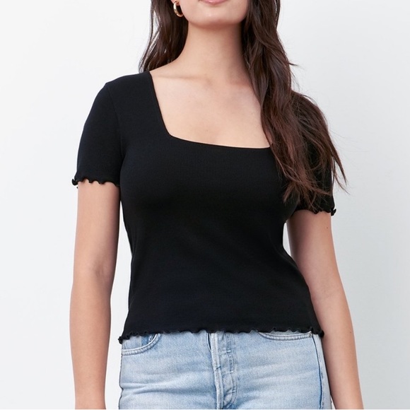 VETTA | Black Convertible Ribbed Tee - Picture 2 of 9